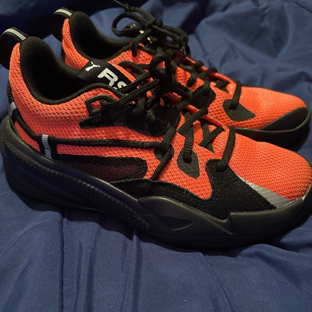 RS Dreamers Puma basketball shoes size 4.5, energy red